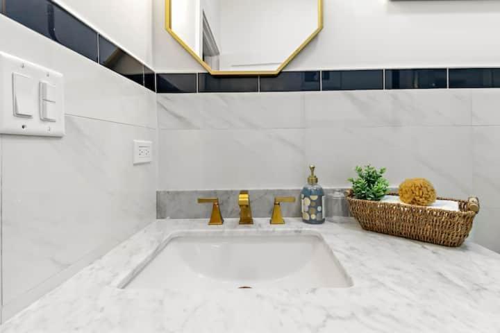 Gasthuis New Luxe Caribbean In The Bahamas With Canal Access!